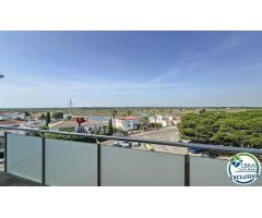 En venta – Ático con doble terraza, 3 dormitorios y vistas despejadas en Santa Margarita (Roses)