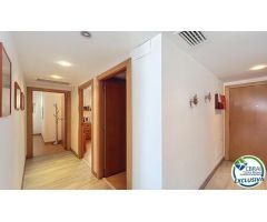 En venta – Ático con doble terraza, 3 dormitorios y vistas despejadas en Santa Margarita (Roses)