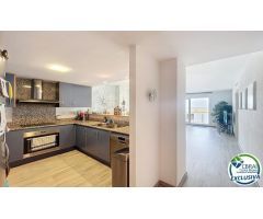 En venta – Ático con doble terraza, 3 dormitorios y vistas despejadas en Santa Margarita (Roses)
