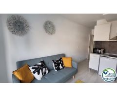 ROSES - CENTRO: Estudio con cabina cerca del puerto y la playa en venta