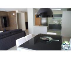 Acogedor apartamento situado en el centro de la urbanización de Santa Margarita, en Roses.