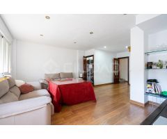 ¡Ático dúplex con terraza, garaje y trastero en Cornisa Azul!