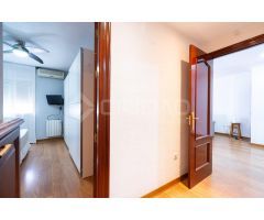 ¡Ático dúplex con terraza, garaje y trastero en Cornisa Azul!