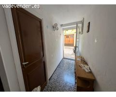 Casa con garaje y terraza en La Fresneda