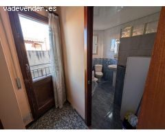 Casa con garaje y terraza en La Fresneda
