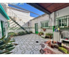 AMPLIA CASA CON GARAJE EN CASCO HISTÓRICO