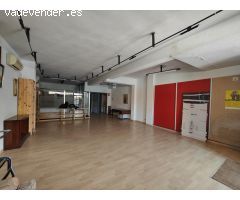 Local comercial en buen estado próximo a la estación de Renfe y la calle real