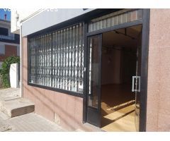 Local comercial en buen estado próximo a la estación de Renfe y la calle real