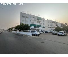 Vivienda en esquina con entrada independiente y opción de negocio