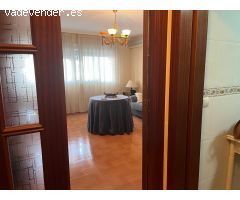 Vivienda en esquina con entrada independiente y opción de negocio