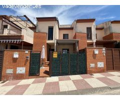 ???? Casa Adosada de 2 Plantas en Calle Tolerancia – La Victoria (Córdoba)