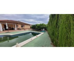 Chalet con piscina y barbacoa en Urb. Las Cigueñas!!!!. NO HIPOTECABLE
