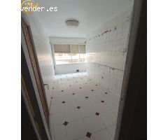 Floranes. Estupendo piso para reformar en buen edificio con 2 ascensores.