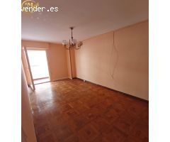 Floranes. Estupendo piso para reformar en buen edificio con 2 ascensores.