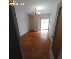 Floranes. Estupendo piso para reformar en buen edificio con 2 ascensores.
