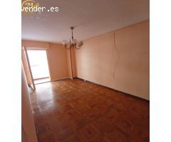 Floranes. Estupendo piso para reformar en buen edificio con 2 ascensores.