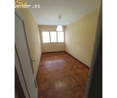 Floranes. Estupendo piso para reformar en buen edificio con 2 ascensores.