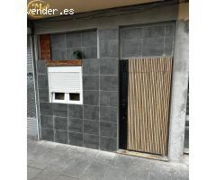 Local comercial convertido en 2 lofts. Cambio de uso en trámite.