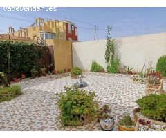 ???? ¡Oportunidad en Torrevieja! Acogedora Vivienda Adosada con Solárium Privado