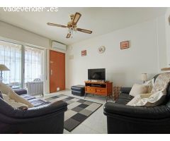 ???? ¡Oportunidad en Torrevieja! Acogedora Vivienda Adosada con Solárium Privado
