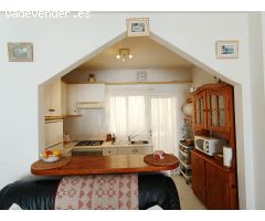 ???? ¡Oportunidad en Torrevieja! Acogedora Vivienda Adosada con Solárium Privado
