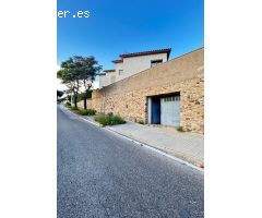Casa  a 4 vientos en venta en zona Guiera Cerdanyola del Vallès dos plantas