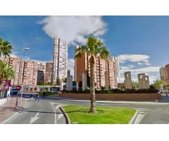 ¡LOCAL COMERCIAL DE ESQUINA CON TERRAZA Y GARAJE EN VENTA EN AVENIDA ALFONSO PUCHADES – BENIDORM!