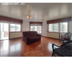Voluminoso piso con dos terrazas en Fene
