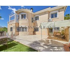 Villa independiente de 4 dormitorios con piscina privada en Valle del Sol, Mutxamel – Alicante