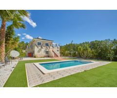 Villa independiente de 4 dormitorios con piscina privada en Valle del Sol, Mutxamel – Alicante