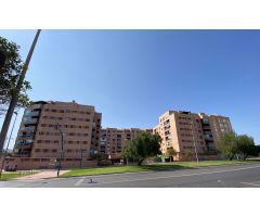 ¿Quieres vivir en un residencial privado con piscina y pádel?
