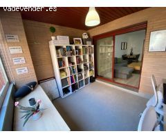 ¿Quieres vivir en un residencial privado con piscina y pádel?