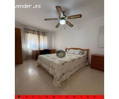 EST / Piso de TRES dormitorios, zona Carretera de Málaga