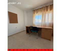 EST / Piso de TRES dormitorios, zona Carretera de Málaga
