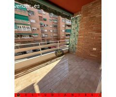 EST / Piso de TRES dormitorios, zona Carretera de Málaga