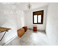 CASA ADAPTADA PARA DOS VIVIENDAS - VALLIRANA