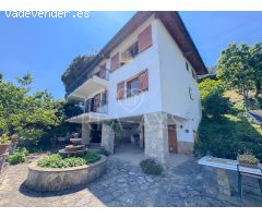 ESPECTACULAR CHALET EN ZONA RESIDENCIAL CON PISCINA - VALLIRANA