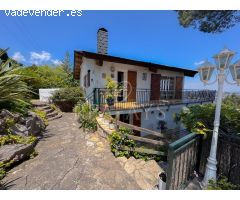 ESPECTACULAR CHALET EN ZONA RESIDENCIAL CON PISCINA - VALLIRANA