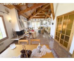 ESPECTACULAR CHALET EN ZONA RESIDENCIAL CON PISCINA - VALLIRANA