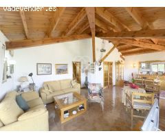 ESPECTACULAR CHALET EN ZONA RESIDENCIAL CON PISCINA - VALLIRANA