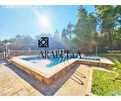IMPERESIONANTE CHALET DE 318M2 CONSTRUIDOS Y 3.000M2 DE TERRENO EN PARAÍSO ARENAL!!!