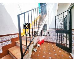 FABULOSA CASA INDEPENDIENTE PARA ENTRAR A VIVIR EN ZONA MEDIA DEL CAMPO DE LA VERDAD!!!