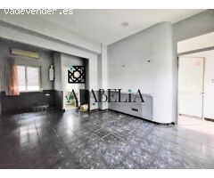 FABULOSO LOCAL COMERCIAL DE 71M2 CON ALMACEN EN SEMISÓTANO DE 78M2 EN SAGUNTO!!!