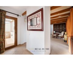 CHALET UNIFAMILIAR DE 4 HABITACIONES CON GARAJE, ASCENSOR Y TERRAZAS EN URBANIZACIÓN EN MARRATXÍ