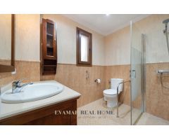 CHALET UNIFAMILIAR DE 4 HABITACIONES CON GARAJE, ASCENSOR Y TERRAZAS EN URBANIZACIÓN EN MARRATXÍ