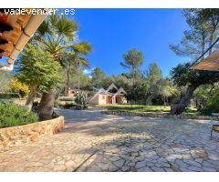 Finca rústica de carácter mallorquín y vistas a la Tramontana en Calviá