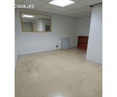 Se alquila local comercial en el barrio del Carmen