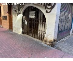 Alquiler de local con salida de humos en zona céntrica y tranquila – Calle Monasterio de Rueda