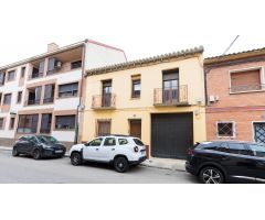 Encantadora Casa de Pueblo en Villanueva de Gállego