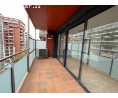 Piso con balcón y dos habitaciones en Avenida Francia